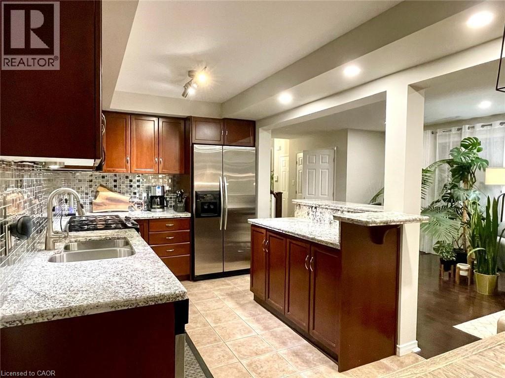 593 Southridge Drive, Hamilton, Ontario  L9C 7V8 - Photo 11 - 40819233