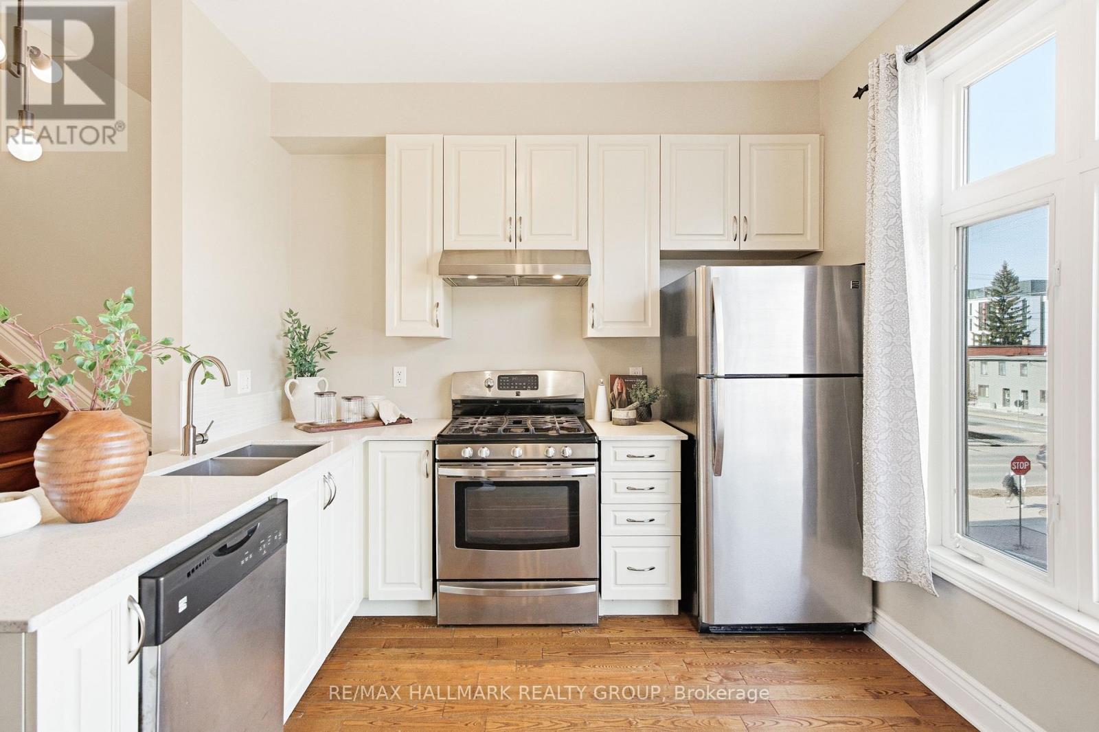 290 Cambridge Street N, Ottawa, Ontario  K1R 0B4 - Photo 21 - X12979266