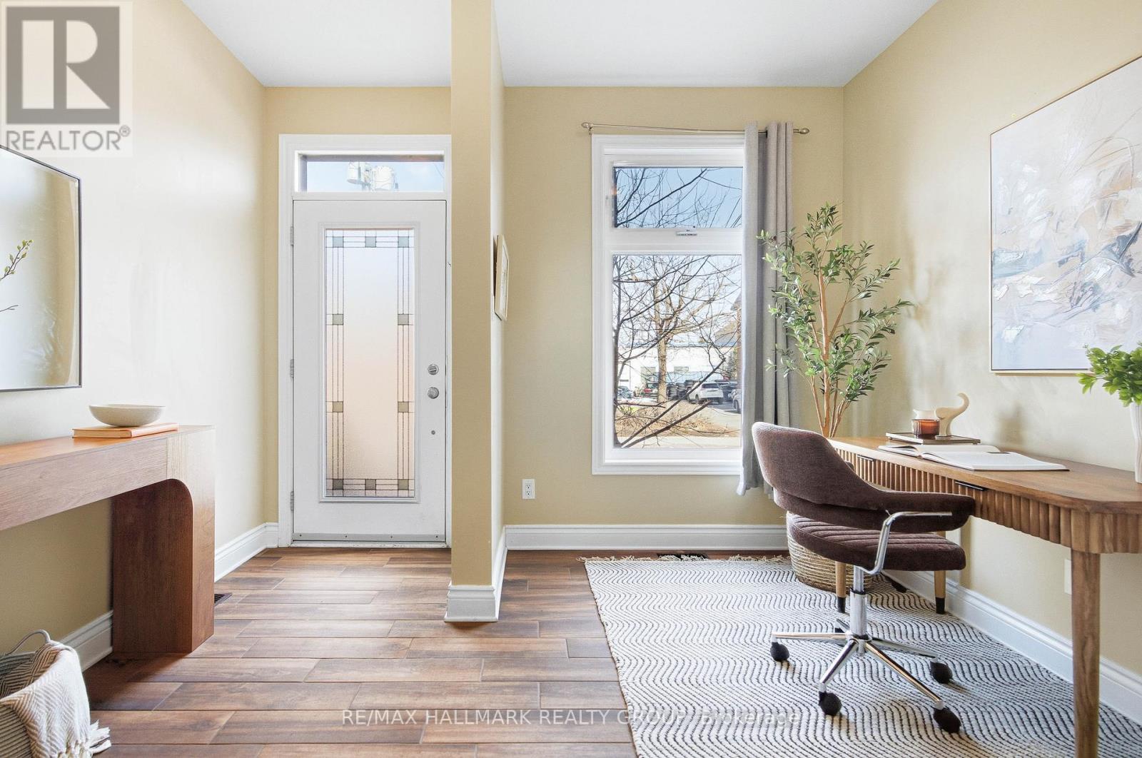 290 Cambridge Street N, Ottawa, Ontario  K1R 0B4 - Photo 3 - X12979266