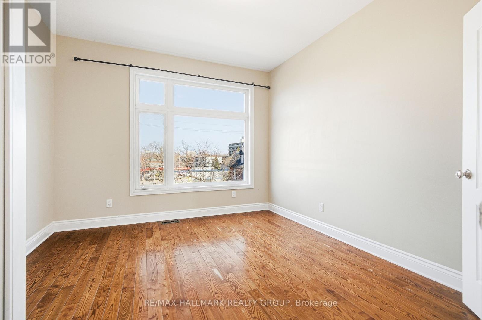 290 Cambridge Street N, Ottawa, Ontario  K1R 0B4 - Photo 32 - X12979266