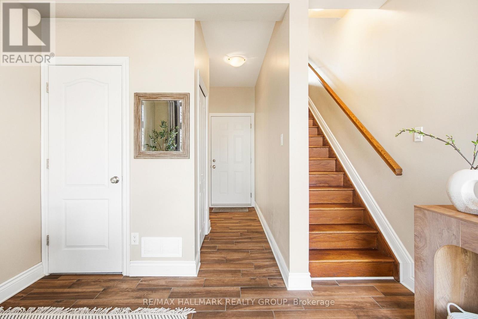 290 Cambridge Street N, Ottawa, Ontario  K1R 0B4 - Photo 8 - X12979266