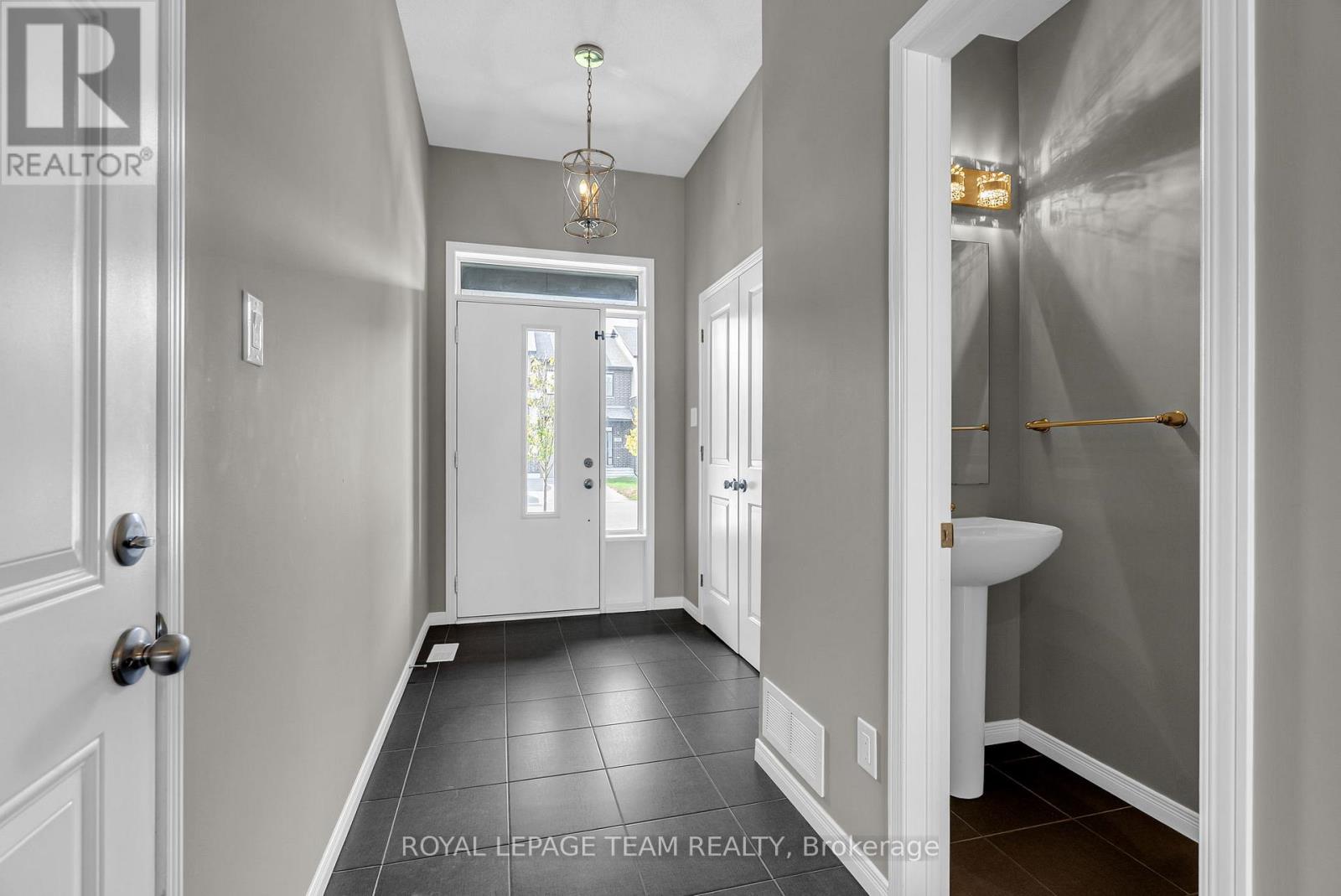 338 Nonius Street, Ottawa, Ontario  K2V 0E1 - Photo 4 - X12979296