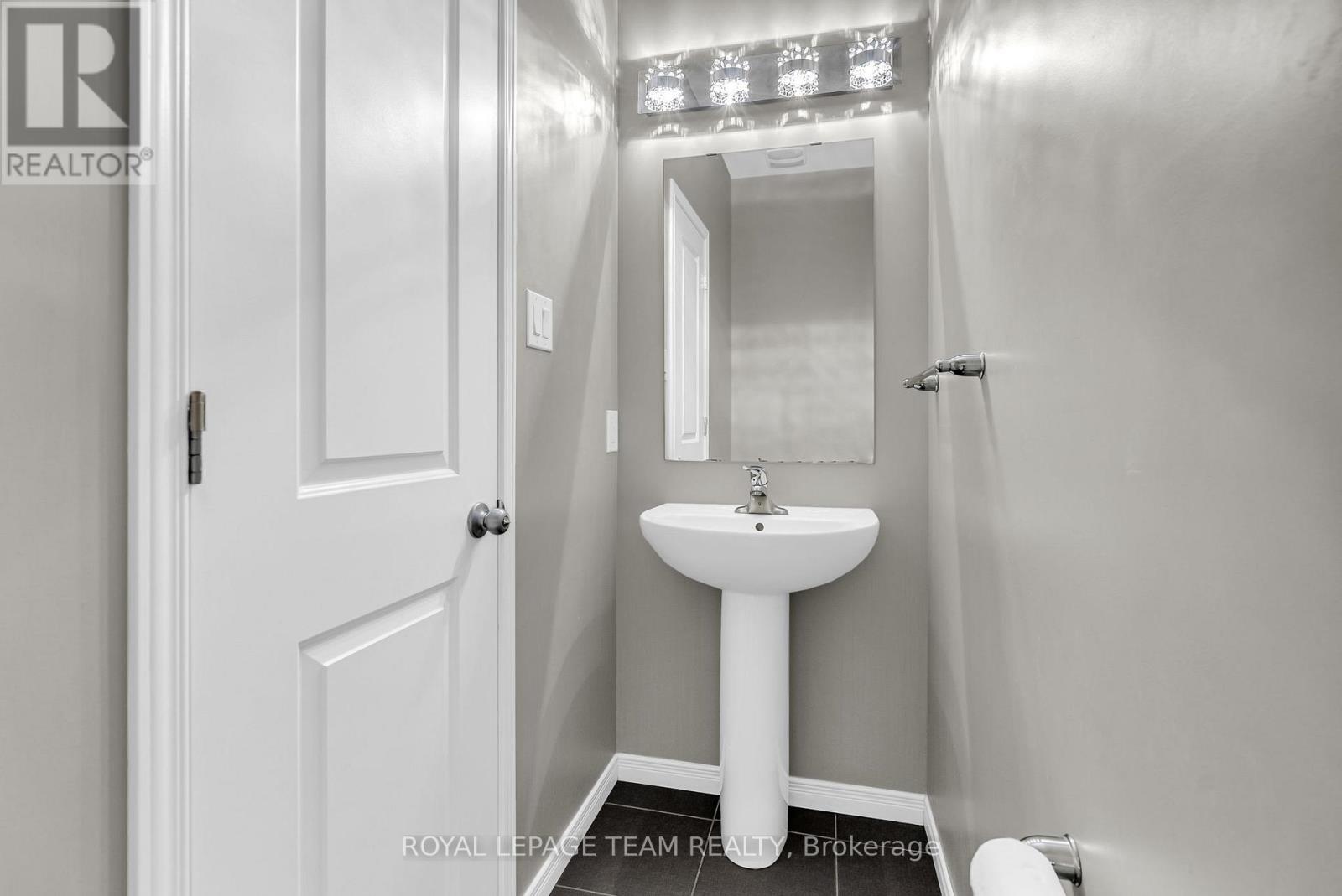 338 Nonius Street, Ottawa, Ontario  K2V 0E1 - Photo 6 - X12979296