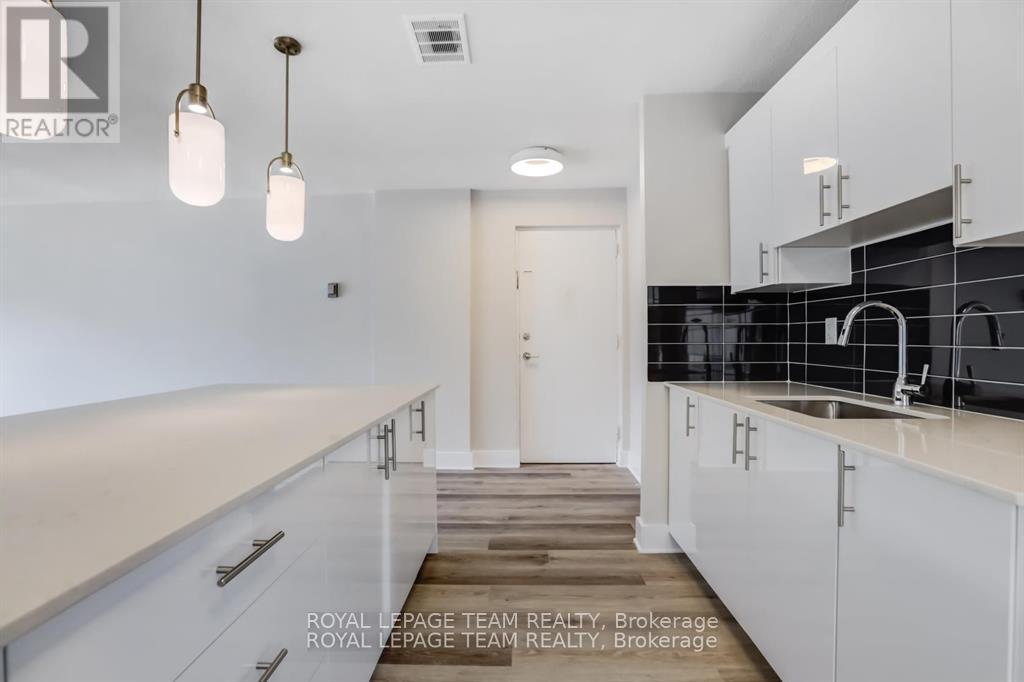 607 - 325 Besserer Street, Ottawa, Ontario  K1N 6B4 - Photo 5 - X12979306