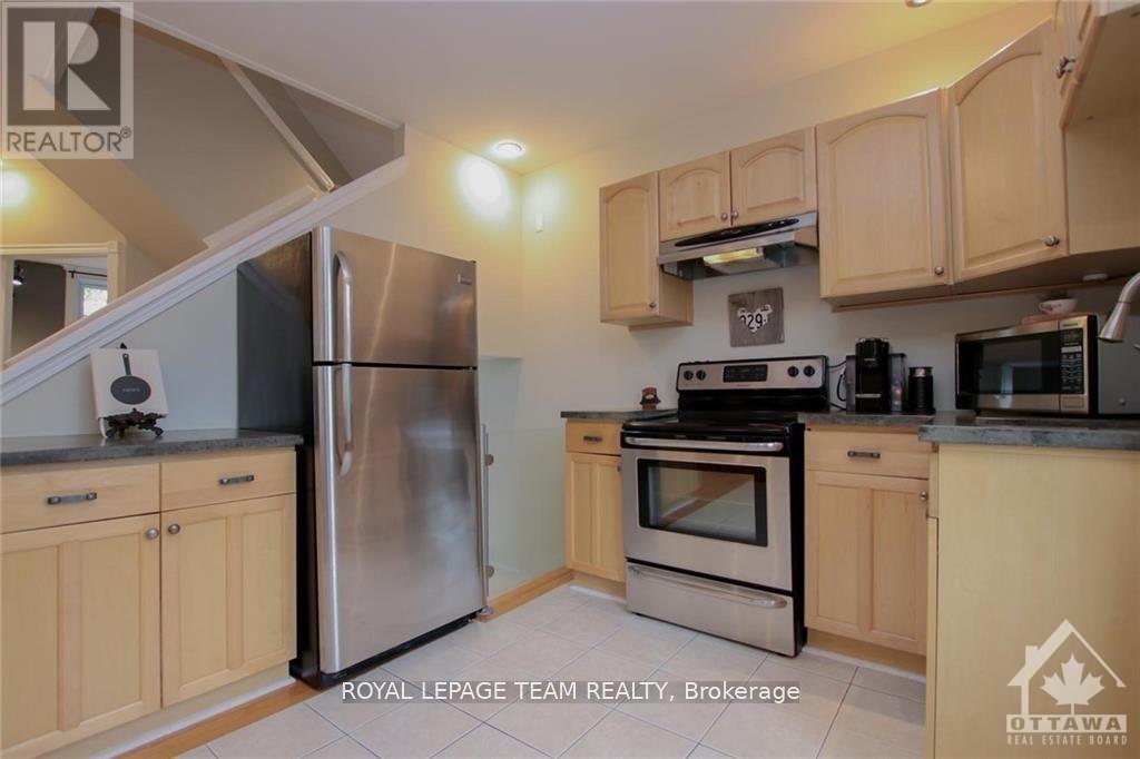 478 Hilson Avenue, Ottawa, Ontario  K1Z 6C5 - Photo 10 - X12979310