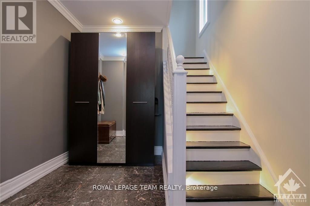 478 Hilson Avenue, Ottawa, Ontario  K1Z 6C5 - Photo 5 - X12979310