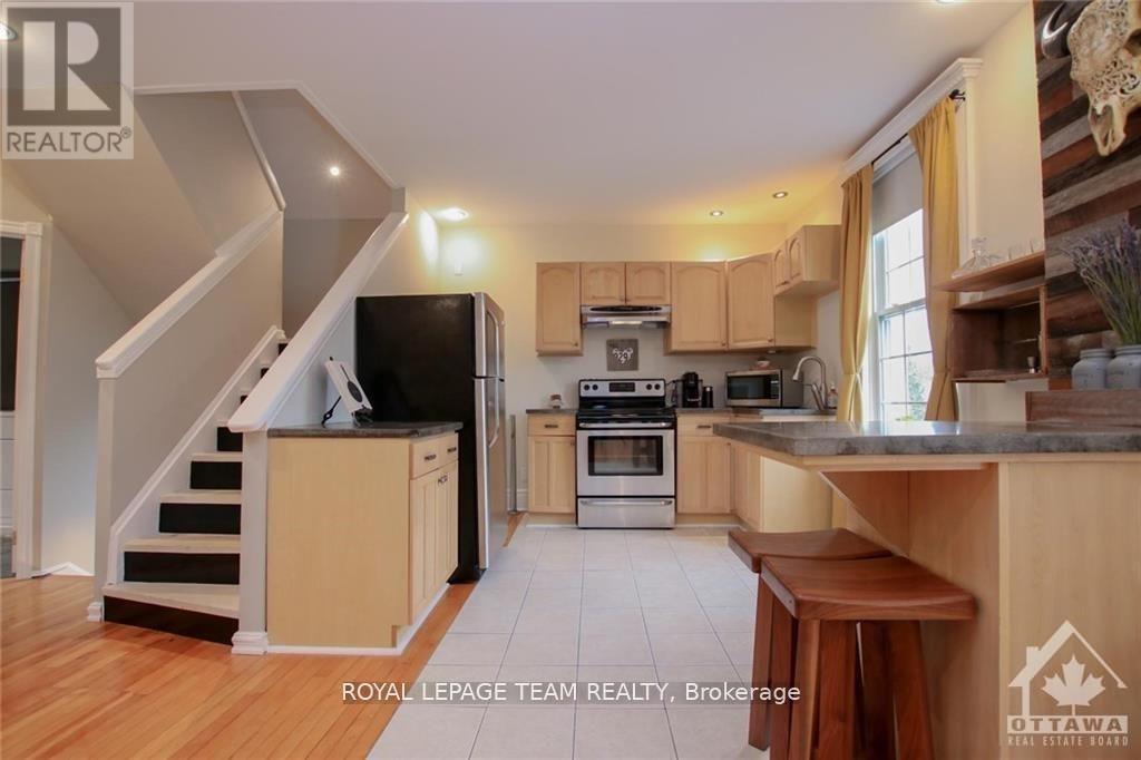 478 Hilson Avenue, Ottawa, Ontario  K1Z 6C5 - Photo 8 - X12979310