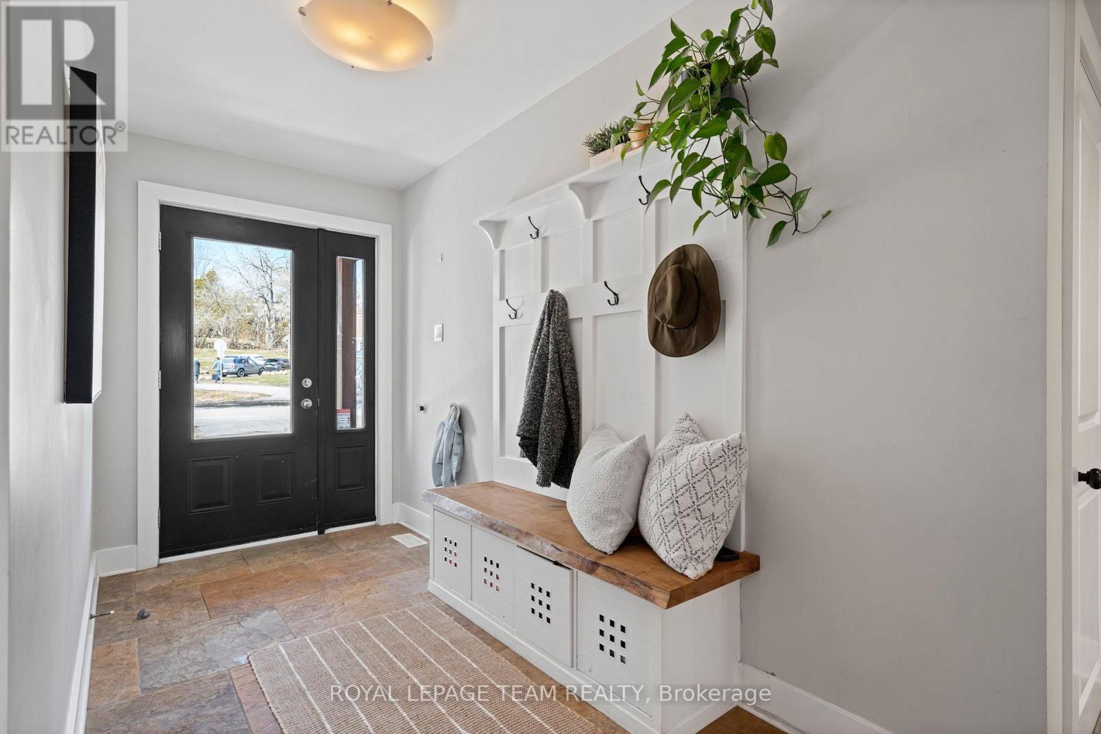 5492 West River Drive, Ottawa, Ontario  K4M 1G8 - Photo 3 - X12979340