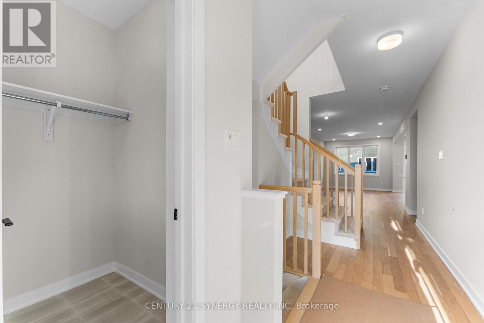 305 Cornflower Row, Ottawa, Ontario  K0A 2Z0 - Photo 2 - X12979362