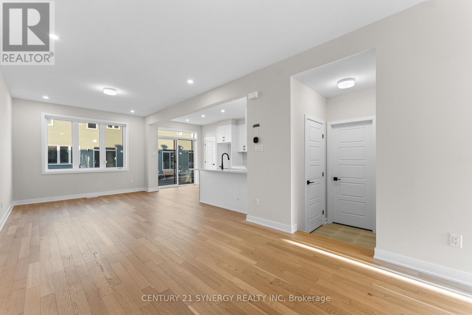 305 Cornflower Row, Ottawa, Ontario  K0A 2Z0 - Photo 4 - X12979362