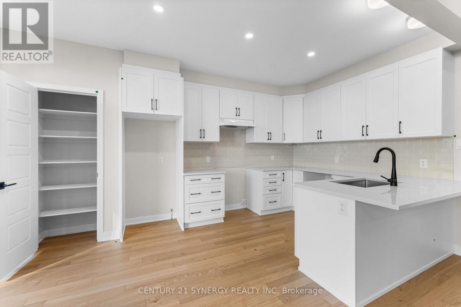 305 Cornflower Row, Ottawa, Ontario  K0A 2Z0 - Photo 6 - X12979362