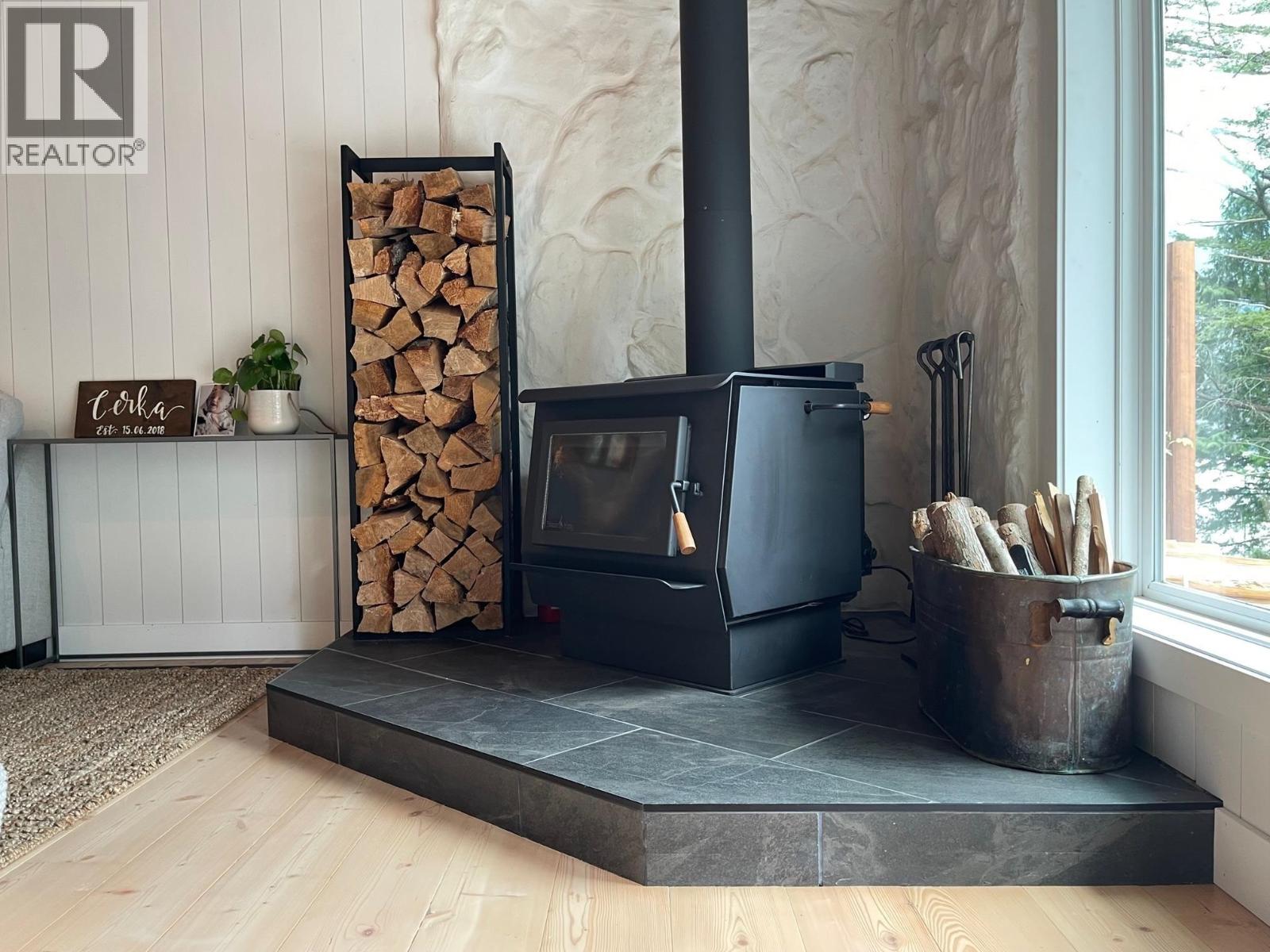 2937 Panorama Drive, North Vancouver, British Columbia  V7G 2A4 - Photo 6 - R3108653