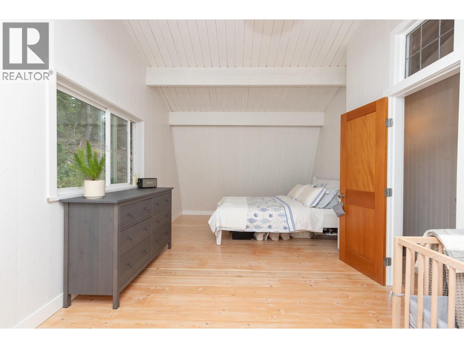 2937 Panorama Drive, North Vancouver, British Columbia  V7G 2A4 - Photo 16 - R3108653