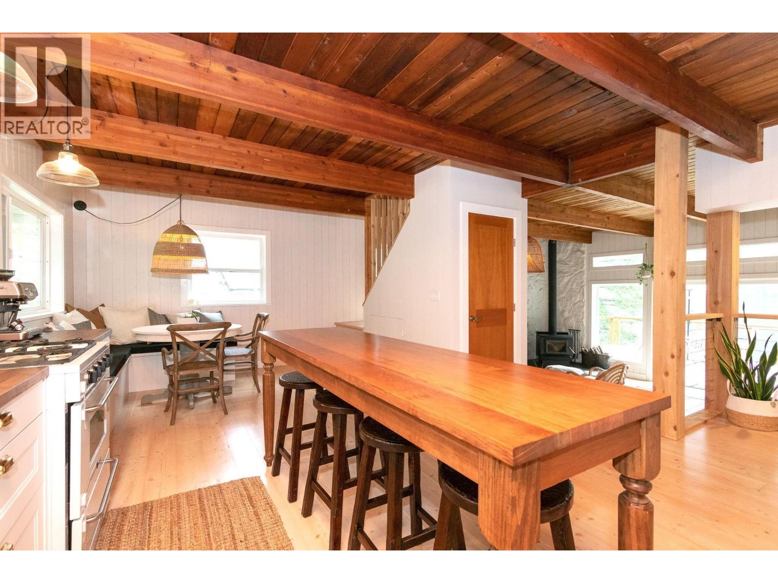 2937 Panorama Drive, North Vancouver, British Columbia  V7G 2A4 - Photo 8 - R3108653