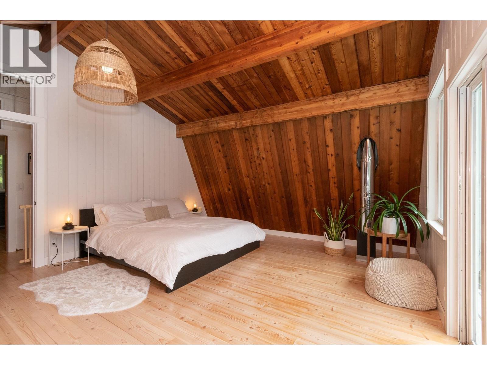 2937 Panorama Drive, North Vancouver, British Columbia  V7G 2A4 - Photo 12 - R3108653