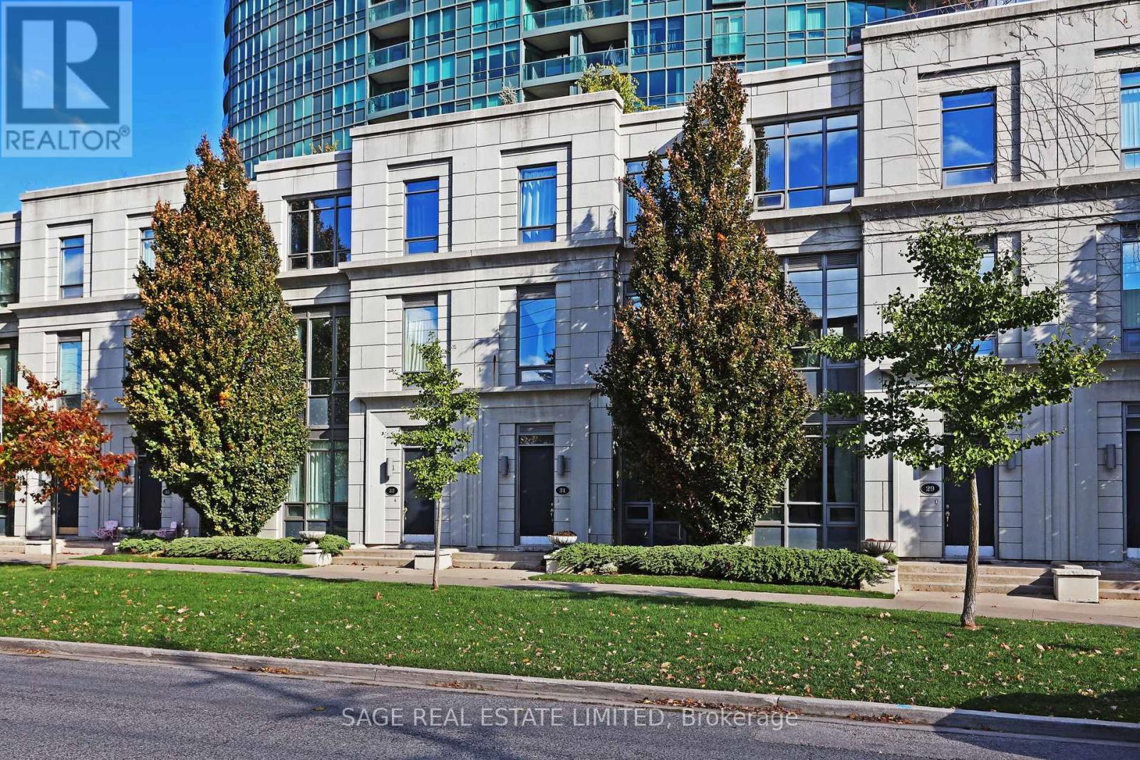 Th#31 - 25 Greenview Avenue, Toronto, Ontario  M2M 0A5 - Photo 2 - C12979248