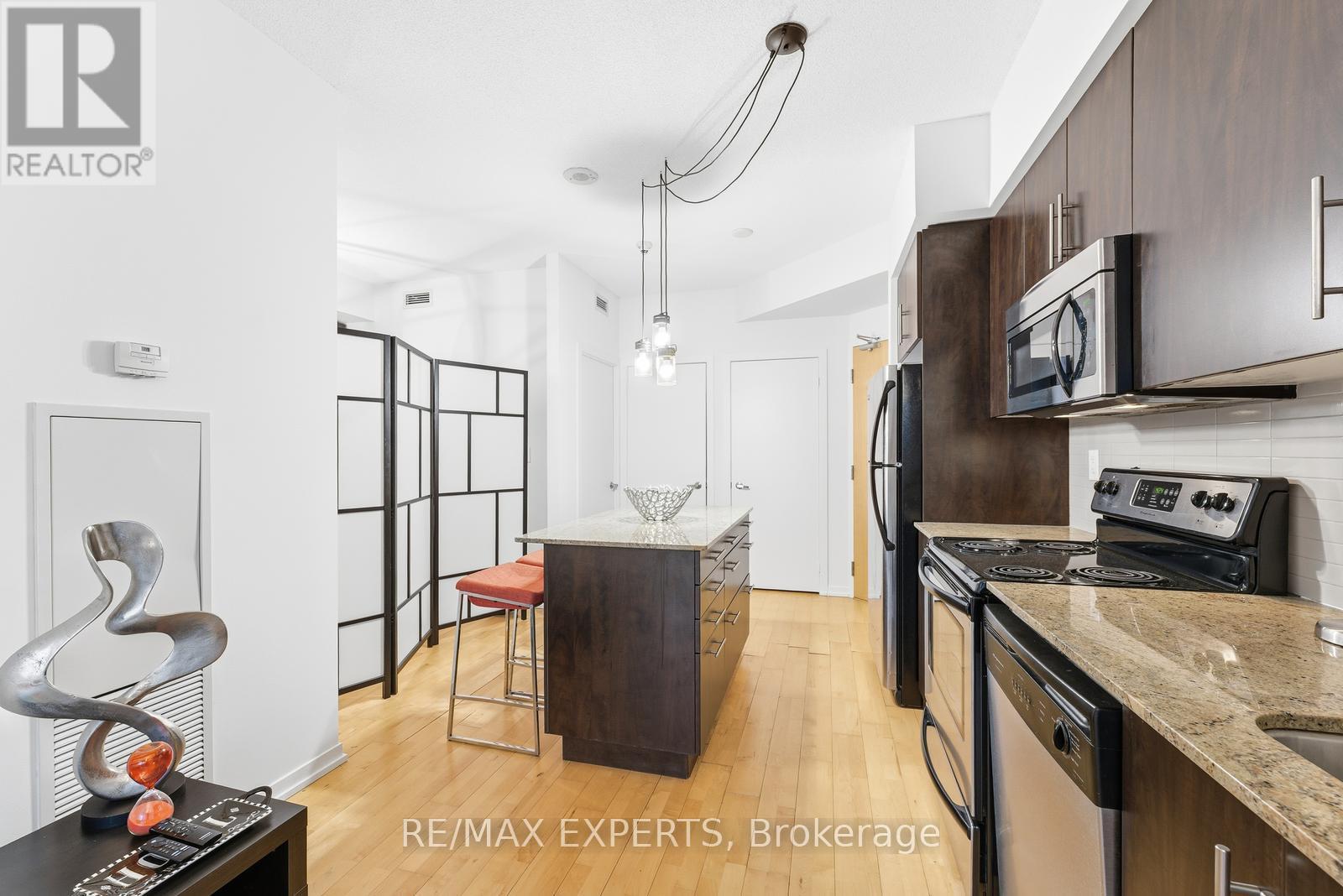 2405 - 55 Bremner Boulevard, Toronto, Ontario  M5J 0A6 - Photo 7 - C12979358