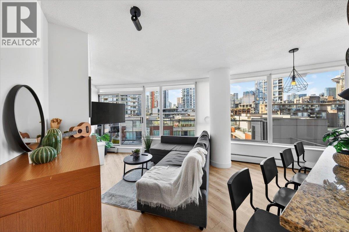 905 58 KEEFER PLACE, Vancouver, British Columbia