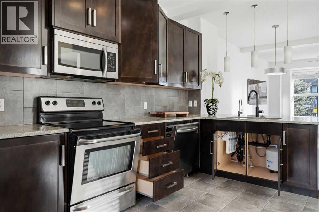 205 New Brighton Row SE, Calgary, Alberta  T2Z 1B9 - Photo 6 - A2294327