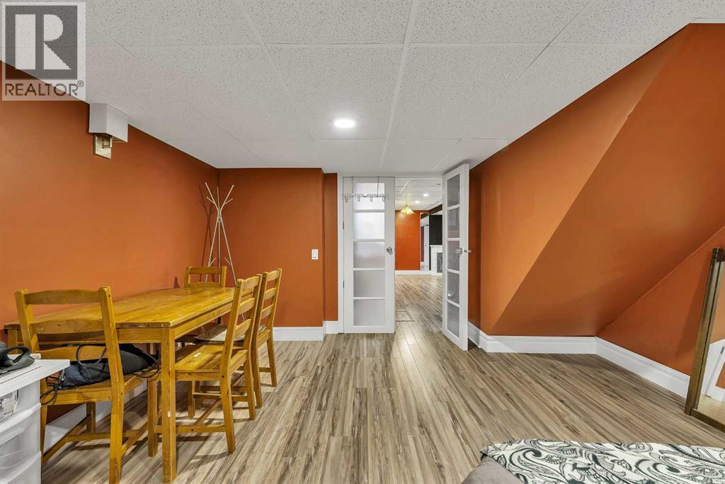 511 Woodpark Crescent SW, Calgary, Alberta  T2W 2S1 - Photo 37 - A2299796