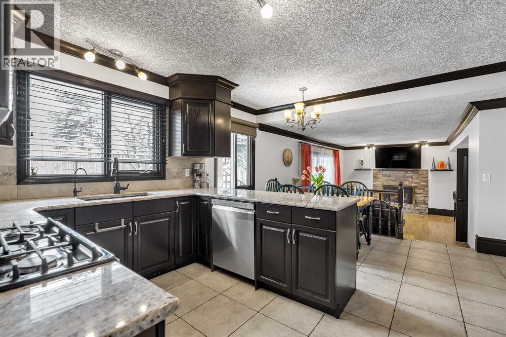 511 Woodpark Crescent SW, Calgary, Alberta  T2W 2S1 - Photo 15 - A2299796