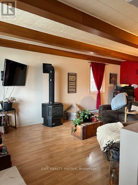 376 Telegraph Road, Alfred And Plantagenet, Ontario K0B 1A0 - Photo 8 - X12941442