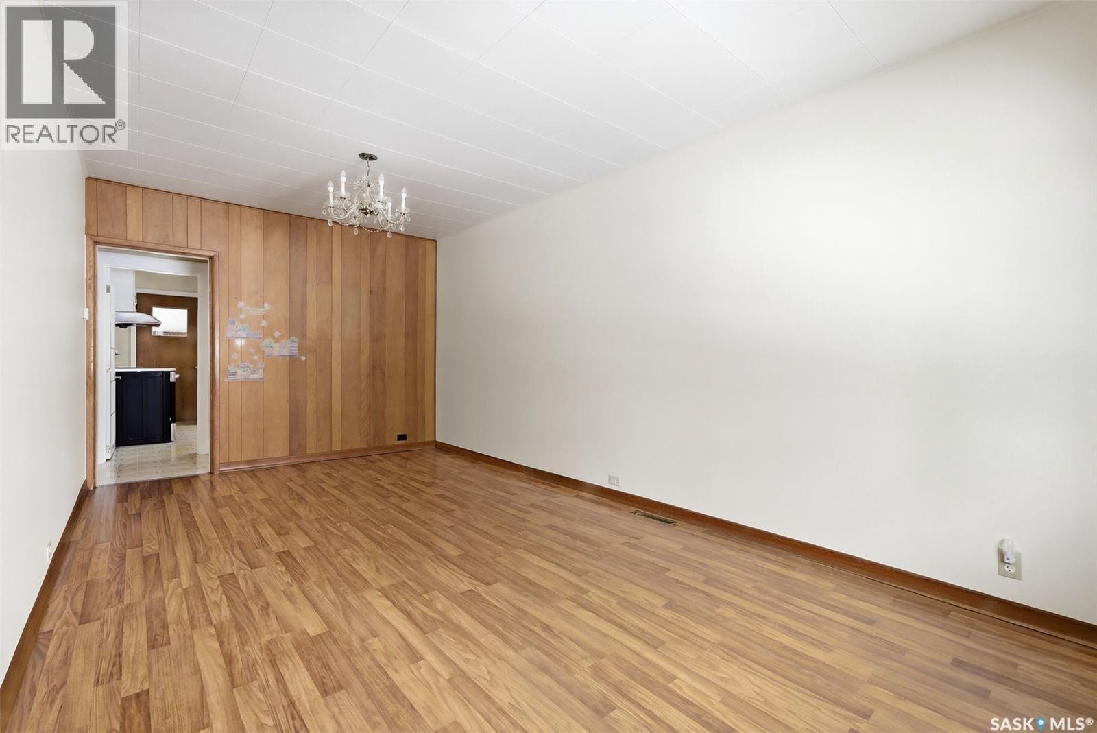 1921 Atkinson Street, Regina, Saskatchewan  S4N 3W6 - Photo 5 - SK032508