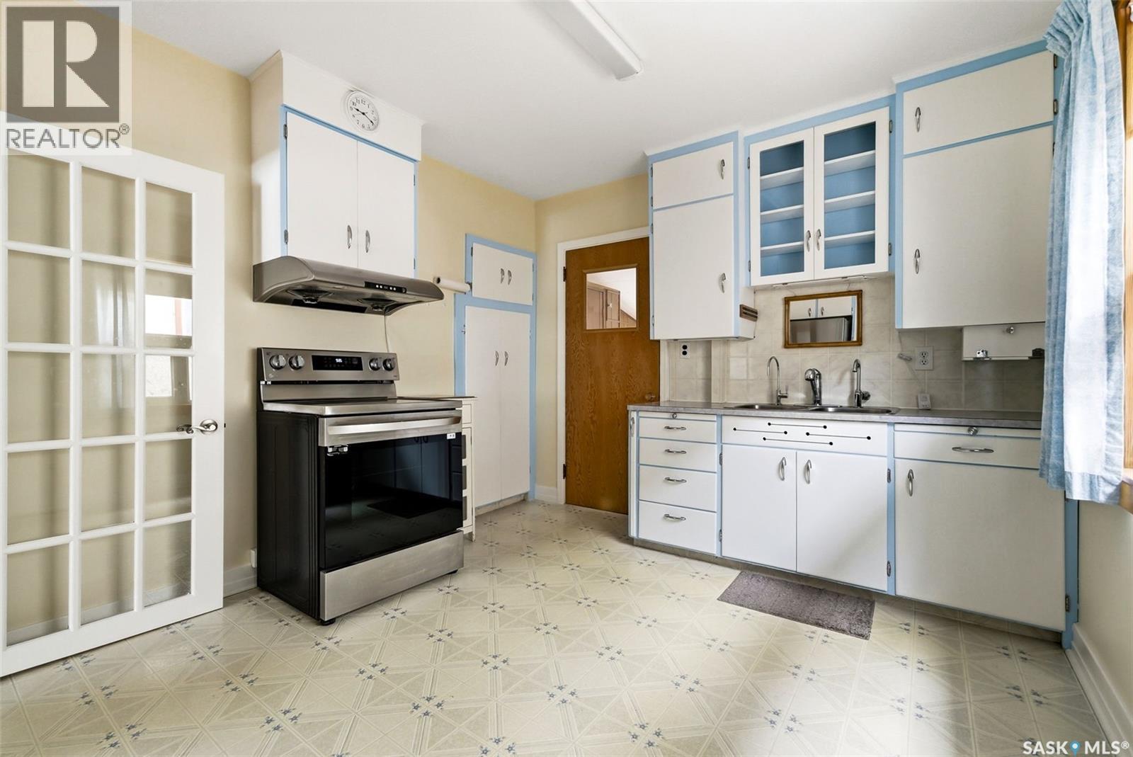 1921 Atkinson Street, Regina, Saskatchewan  S4N 3W6 - Photo 6 - SK032508