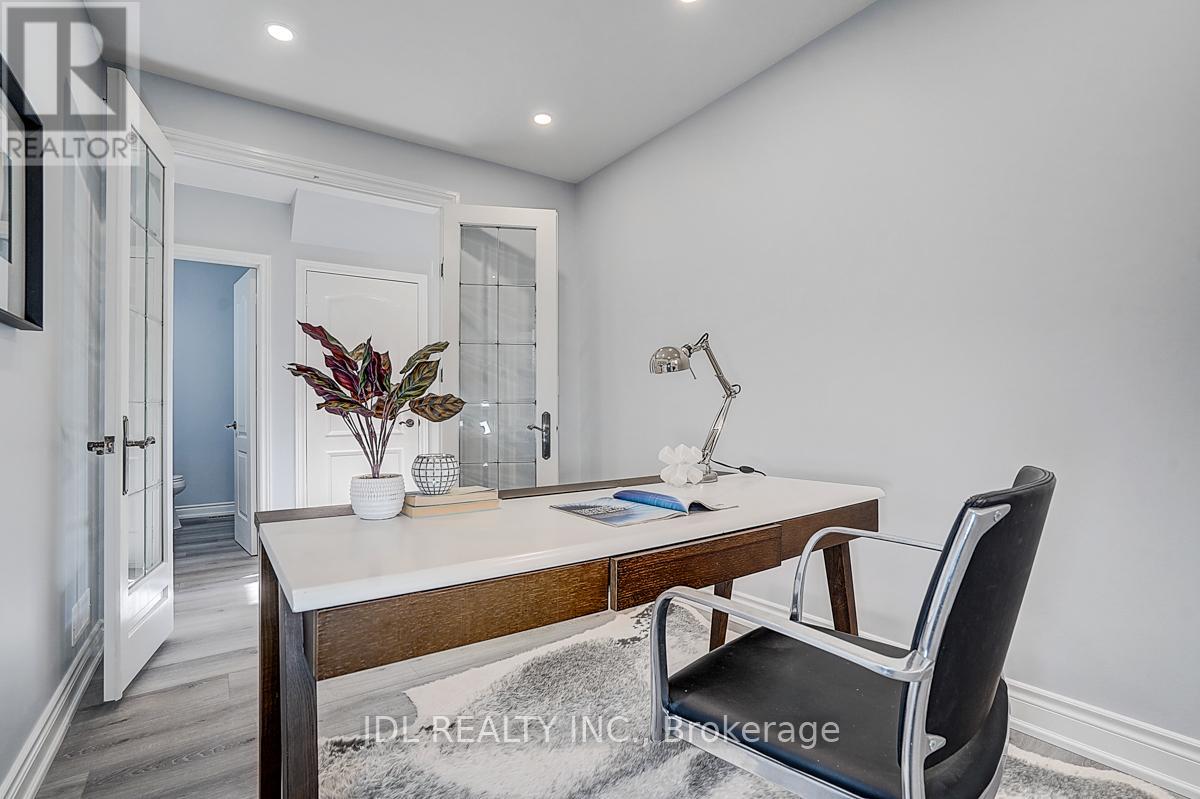 41 Emmitt Road W, Vaughan, Ontario  L6A 3V8 - Photo 10 - N12979308