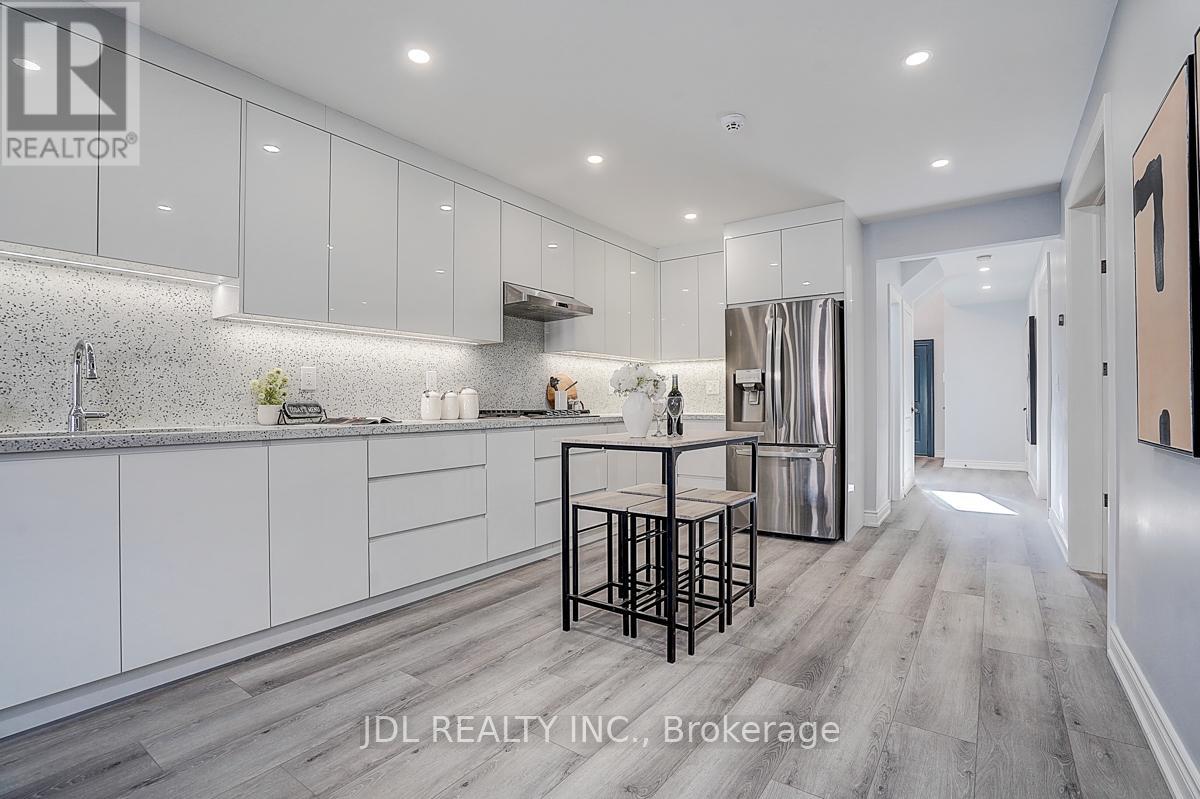 41 Emmitt Road W, Vaughan, Ontario  L6A 3V8 - Photo 14 - N12979308