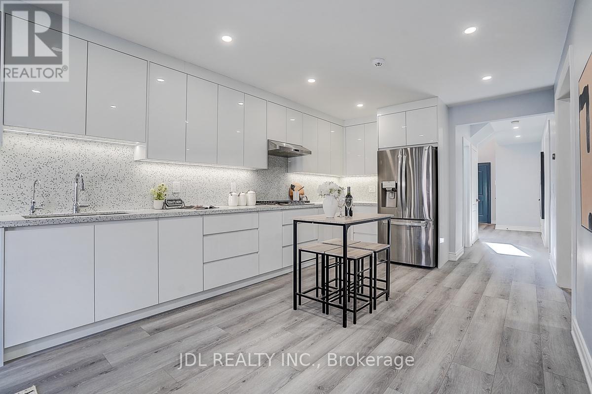 41 Emmitt Road W, Vaughan, Ontario  L6A 3V8 - Photo 19 - N12979308