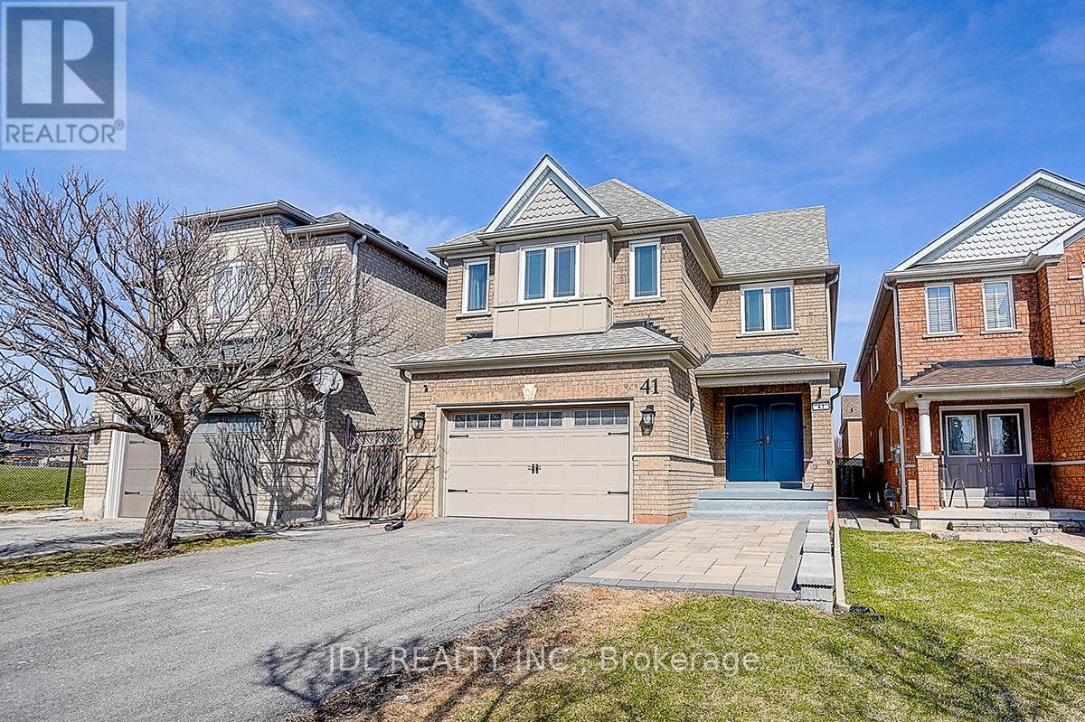 41 Emmitt Road W, Vaughan, Ontario  L6A 3V8 - Photo 3 - N12979308