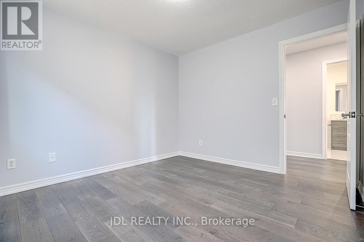 41 Emmitt Road W, Vaughan, Ontario  L6A 3V8 - Photo 42 - N12979308