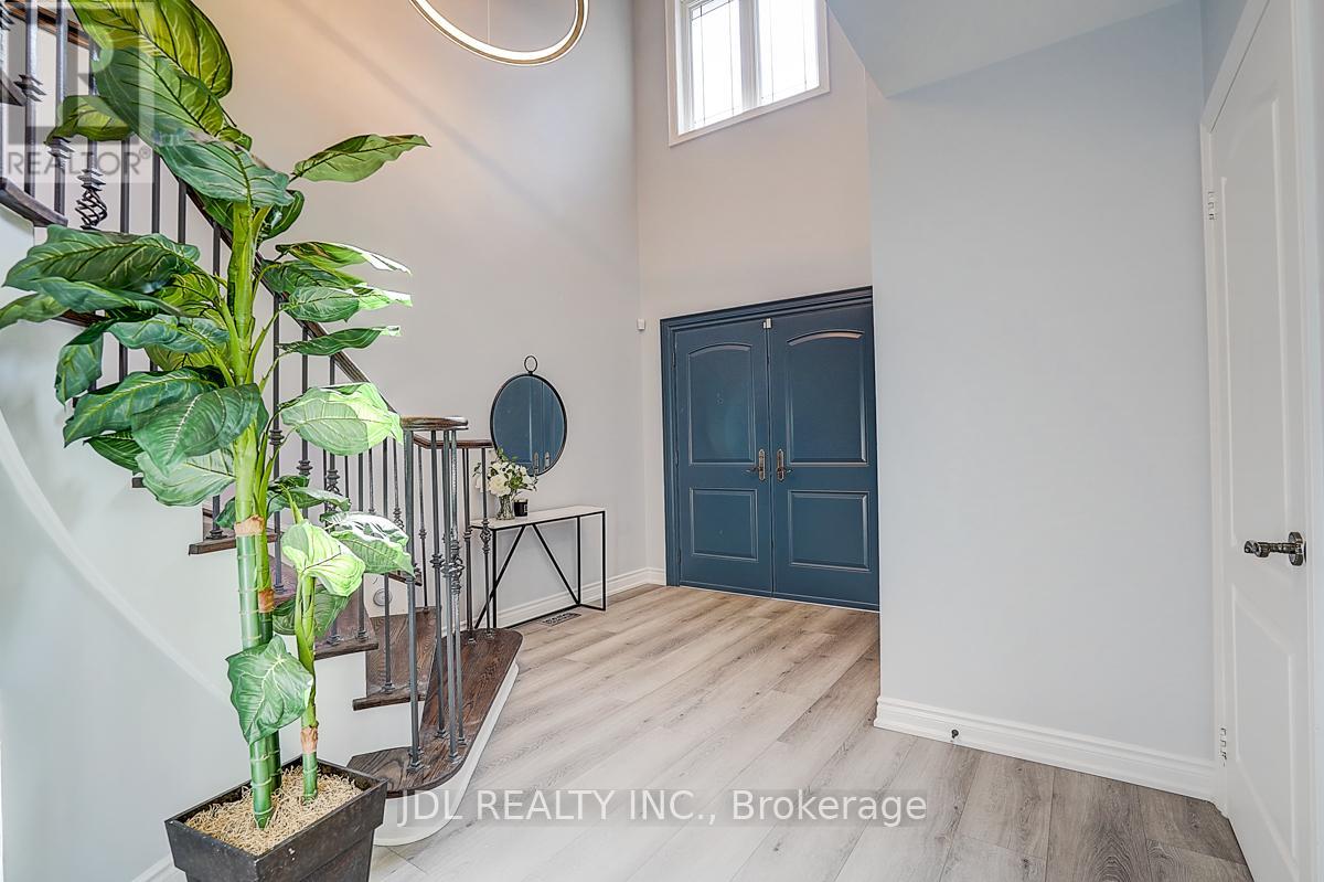 41 Emmitt Road W, Vaughan, Ontario  L6A 3V8 - Photo 8 - N12979308