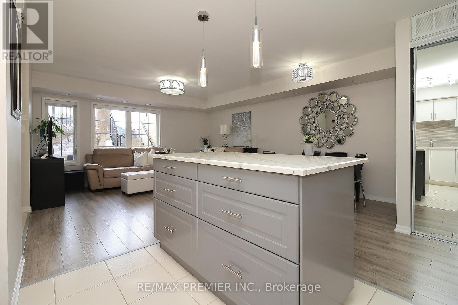 C14 - 26 Bruce Street, Vaughan, Ontario  L4L 0H4 - Photo 13 - N12979330