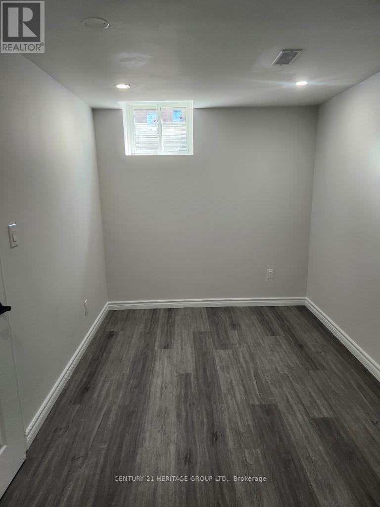 54 Gail Parks Crescent, Newmarket, Ontario  L3X 3B9 - Photo 12 - N12979342