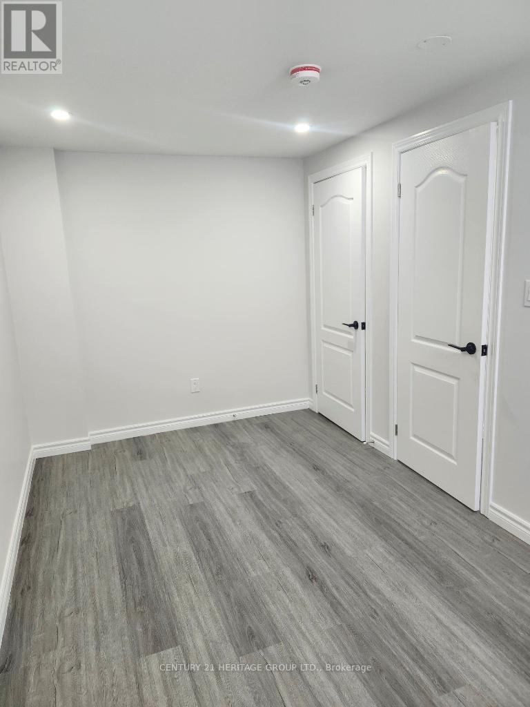 54 Gail Parks Crescent, Newmarket, Ontario  L3X 3B9 - Photo 13 - N12979342