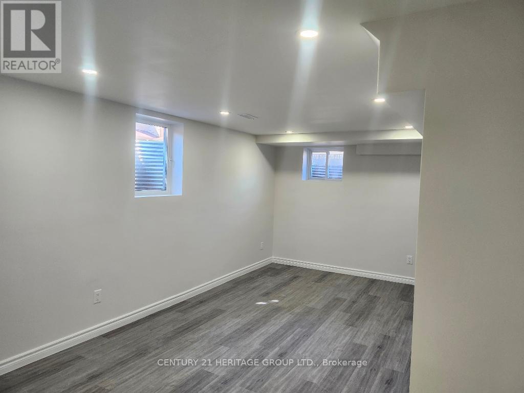 54 Gail Parks Crescent, Newmarket, Ontario  L3X 3B9 - Photo 18 - N12979342