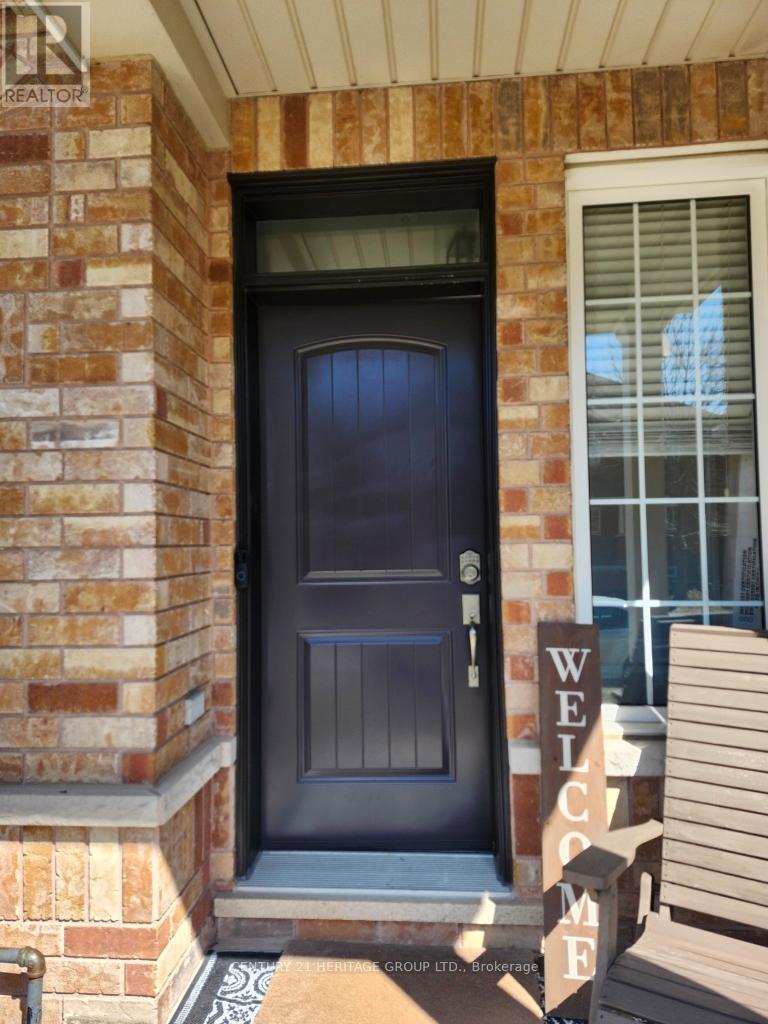 54 Gail Parks Crescent, Newmarket, Ontario  L3X 3B9 - Photo 3 - N12979342