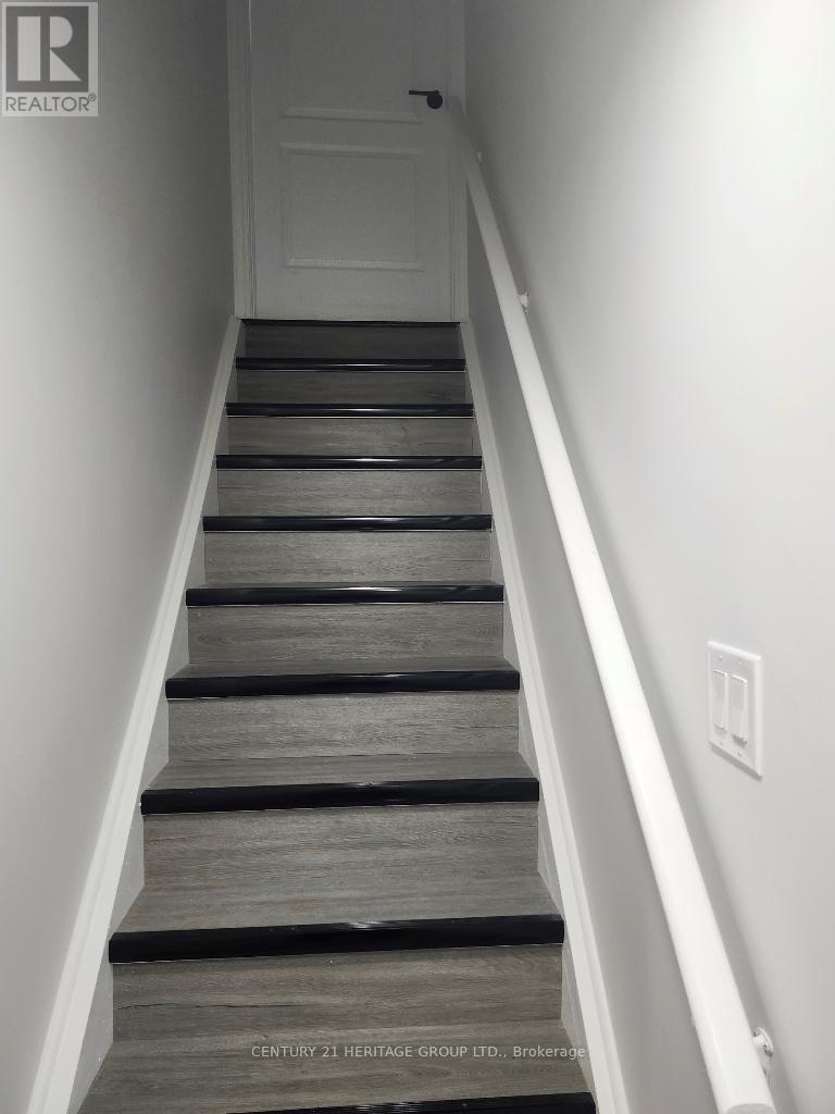 54 Gail Parks Crescent, Newmarket, Ontario  L3X 3B9 - Photo 5 - N12979342