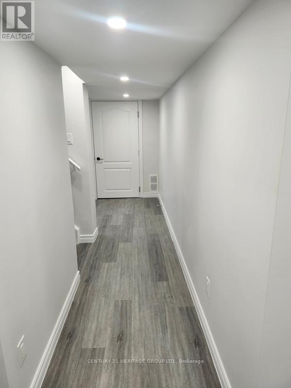 54 Gail Parks Crescent, Newmarket, Ontario  L3X 3B9 - Photo 6 - N12979342