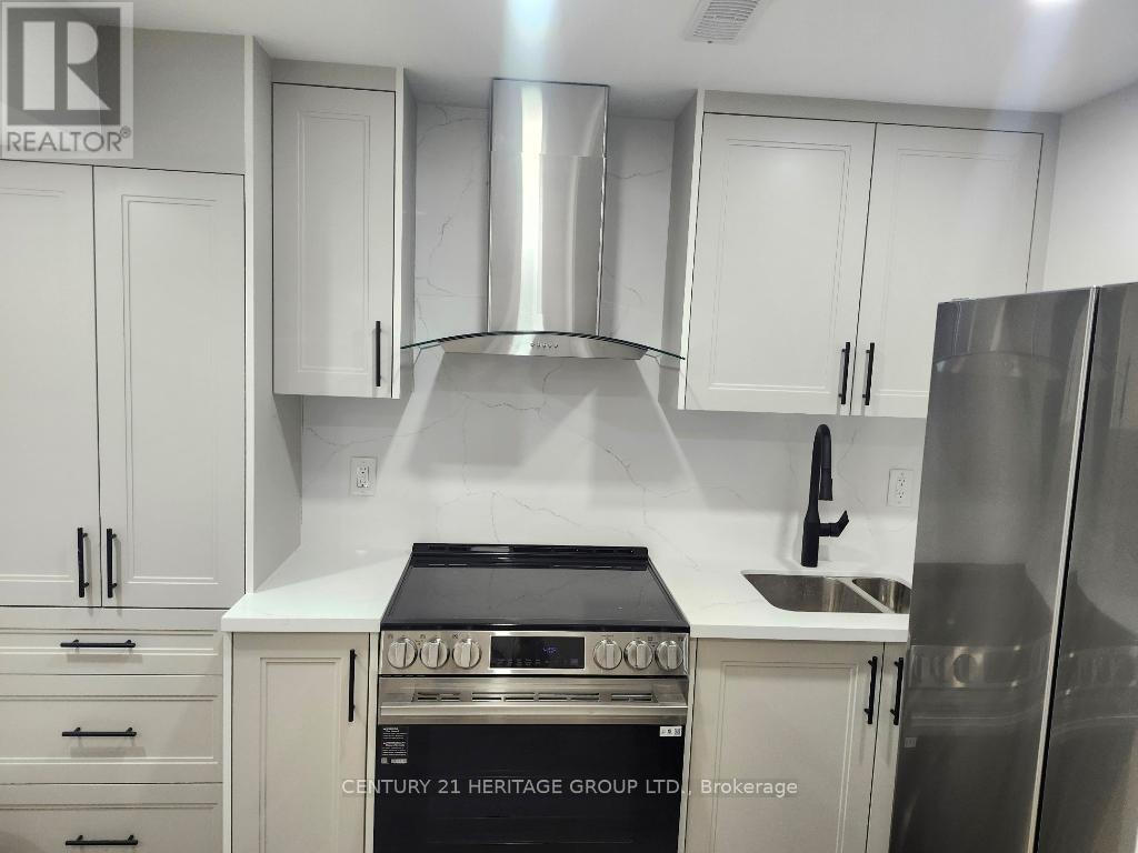 54 Gail Parks Crescent, Newmarket, Ontario  L3X 3B9 - Photo 8 - N12979342