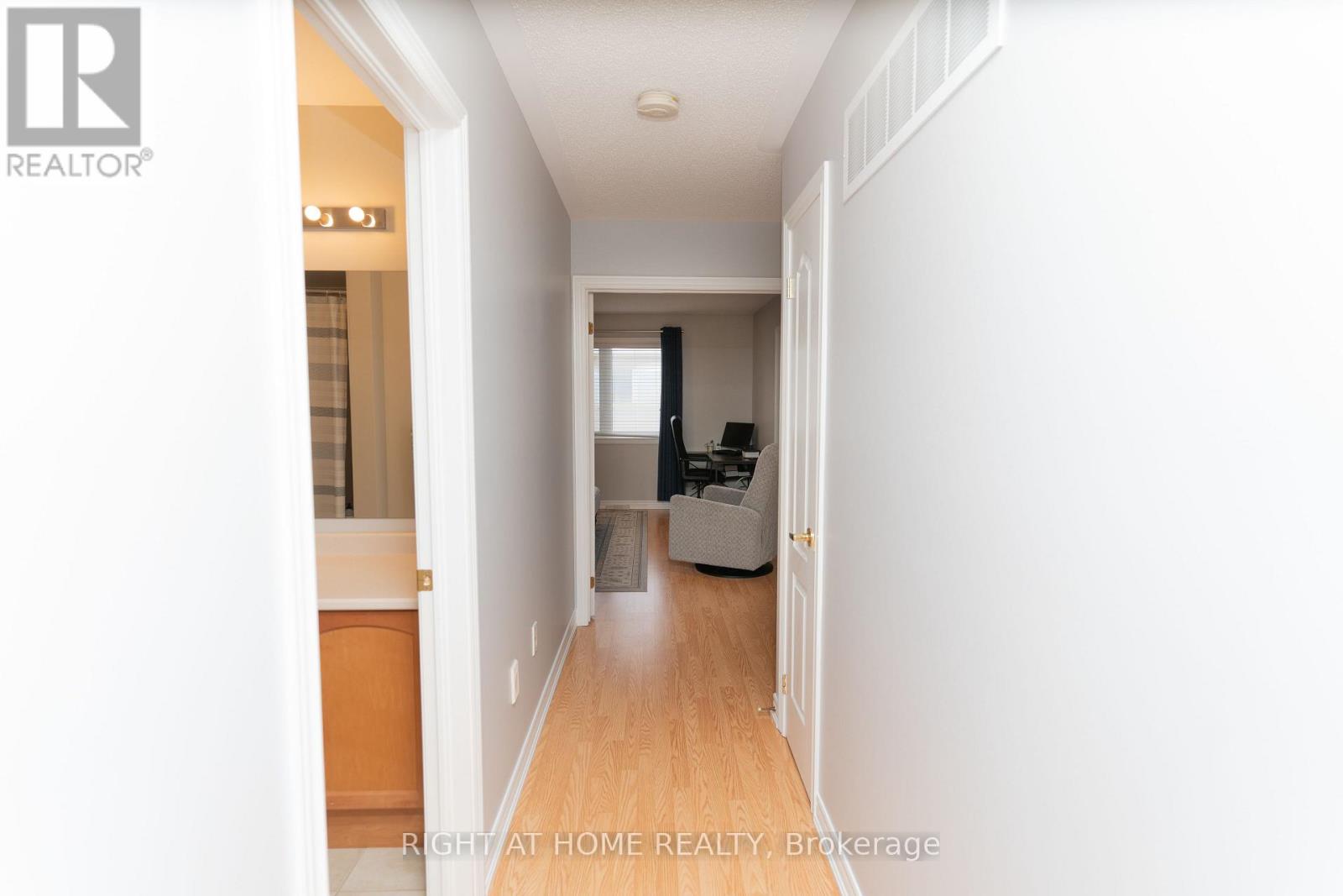 58 Capera Drive, Vaughan, Ontario  L4H 3L3 - Photo 13 - N12979350