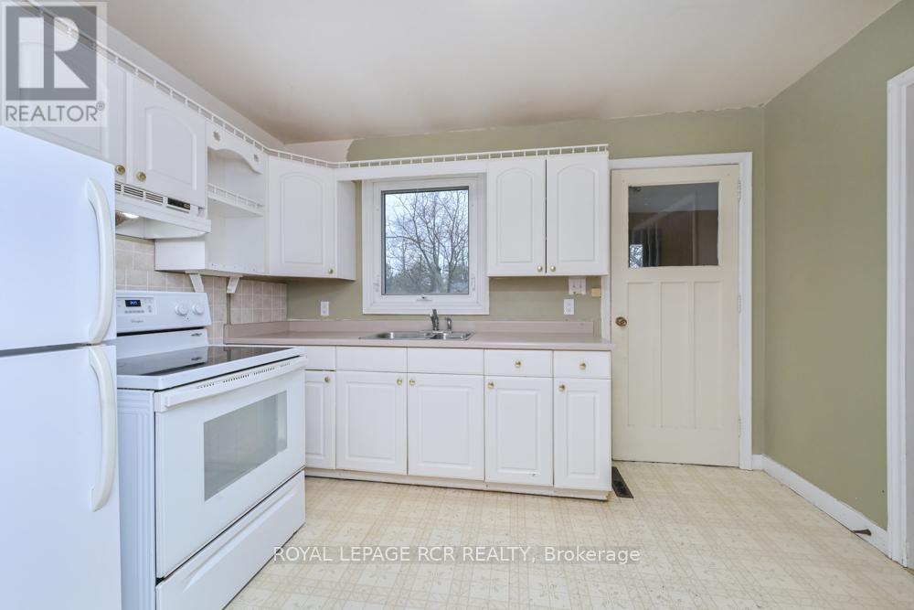 36 Maple Lane, New Tecumseth, Ontario  L9R 1L2 - Photo 12 - N12979356