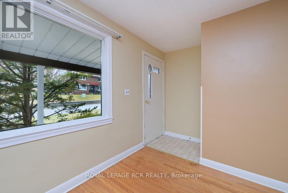 36 Maple Lane, New Tecumseth, Ontario  L9R 1L2 - Photo 3 - N12979356