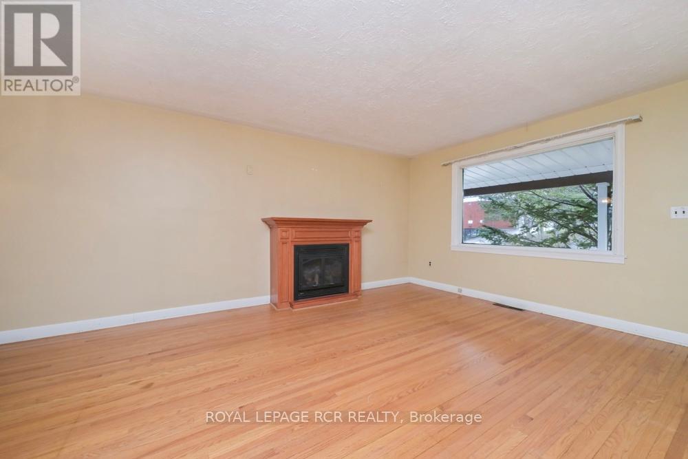 36 Maple Lane, New Tecumseth, Ontario  L9R 1L2 - Photo 7 - N12979356