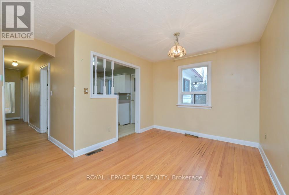 36 Maple Lane, New Tecumseth, Ontario  L9R 1L2 - Photo 9 - N12979356