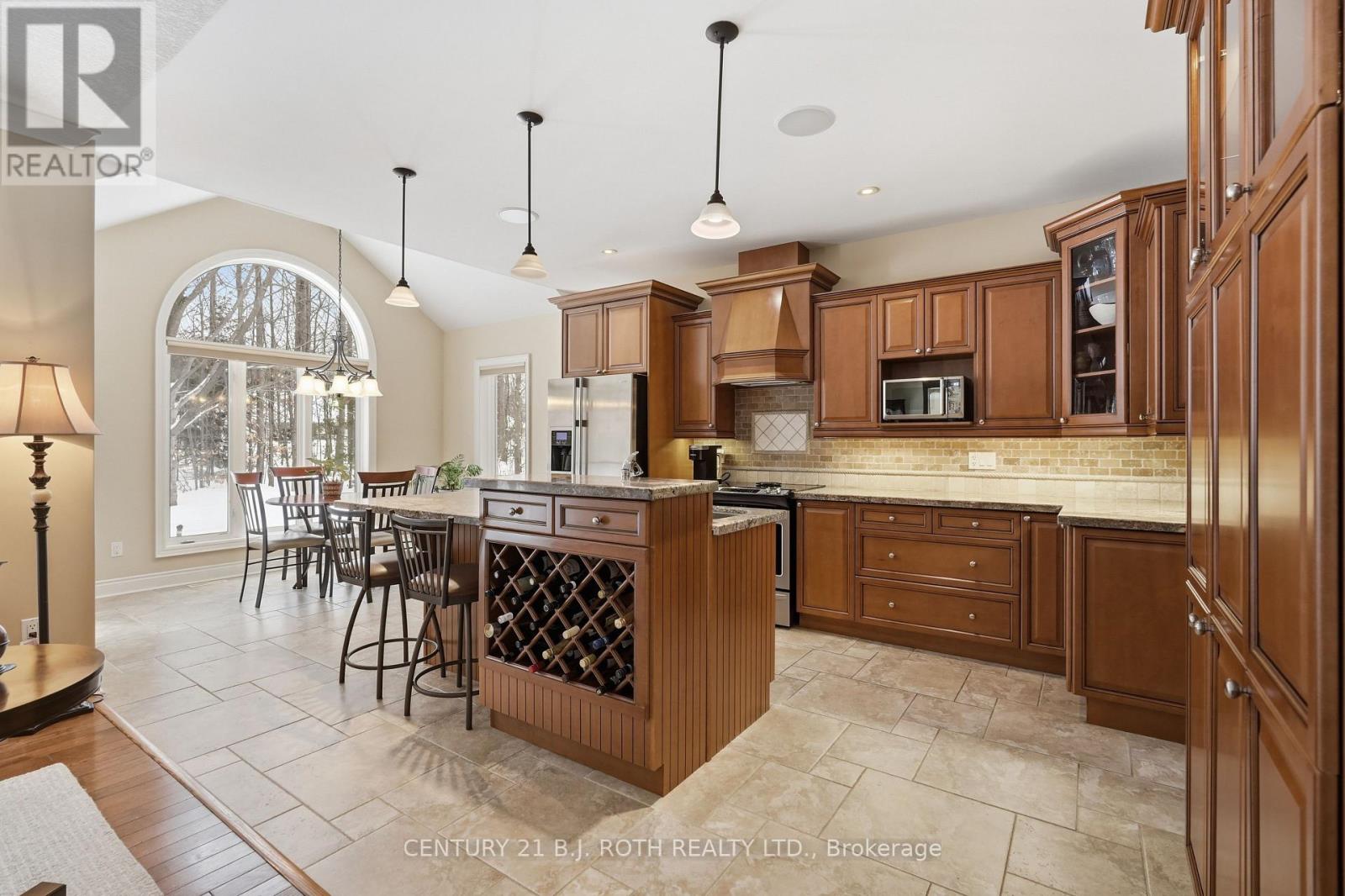 6 Lloyd Cook Drive E, Springwater, Ontario  L4M 4S4 - Photo 12 - S12979256