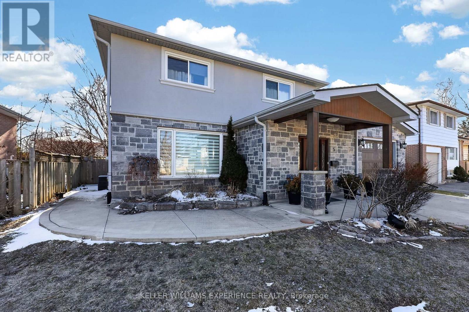 5 Jills Court, Barrie (Grove East), Ontario  L4M 4L6 - Photo 3 - S12979346