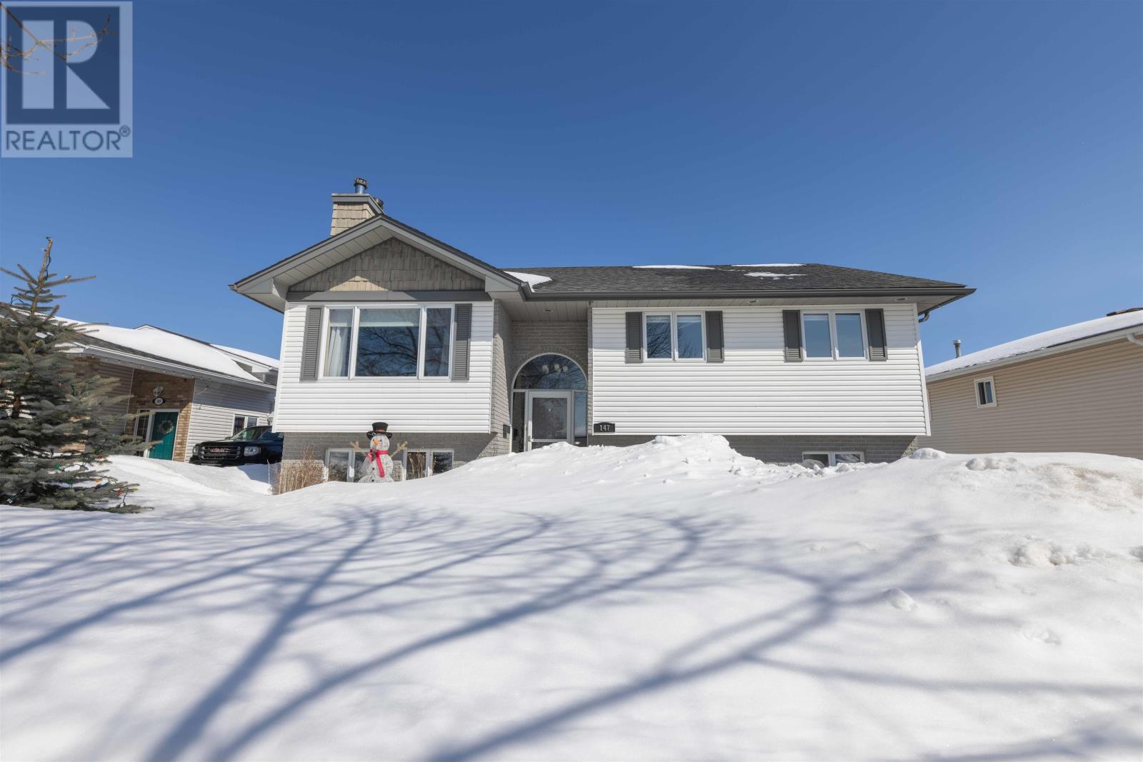 147 NOTTINGHAM CRES, THUNDER BAY, Ontario